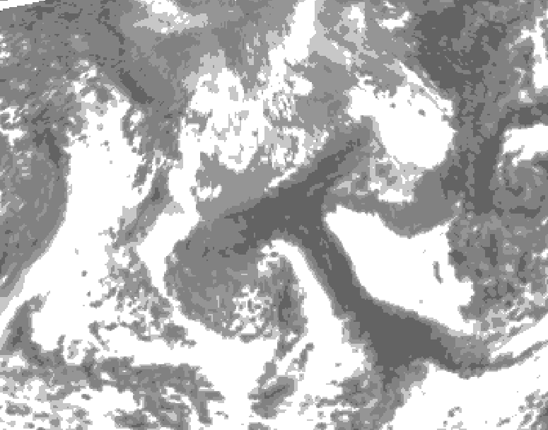 GDPS total cloud 132 hour forecast chart for Canada based on 2026/04/20 1200Z data